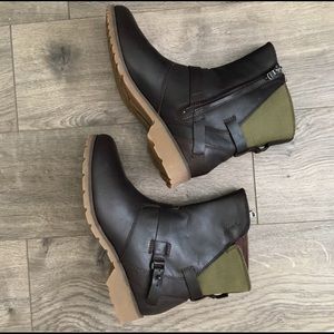 Teva Brown Leather Waterproof Boot size 7